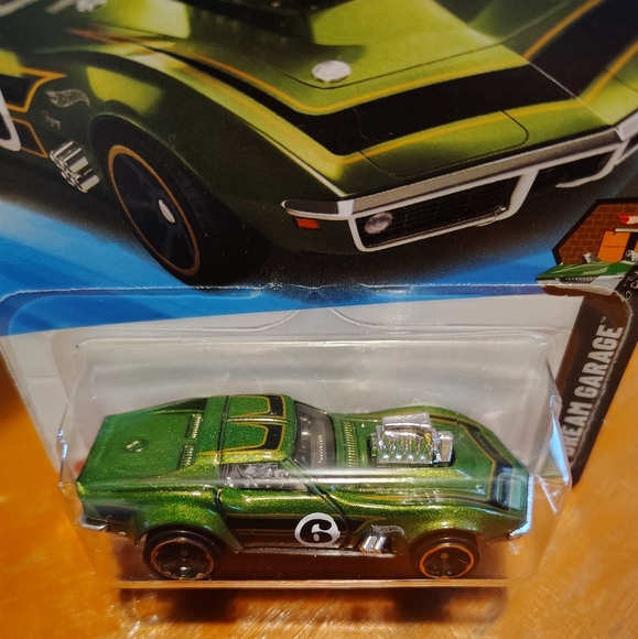 Hot Wheels '68 Corvette - Gas Monkey Garage - Picture 2 of 4